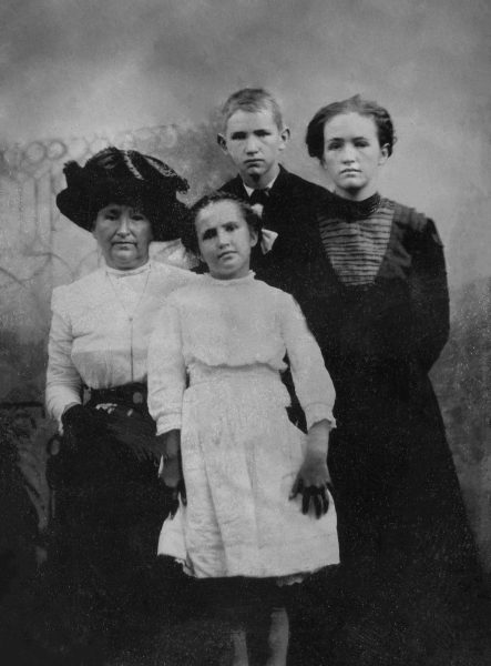 Family_Syphrit_Hannah+Ethel+Herbert+Ruth